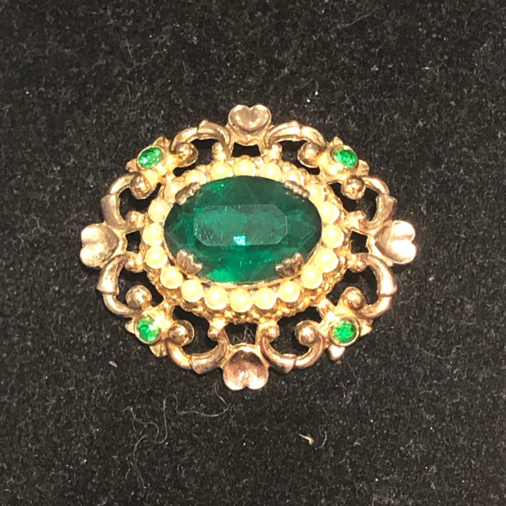 Vintage Coro Green Crystal gold tone brooch